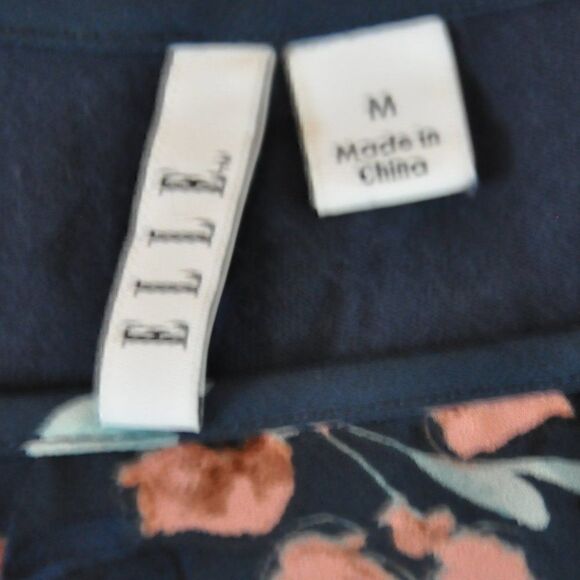 2/$10 Elle Tank with Handkerchief Floral Top Overlay Medium BUNDLE ONLY - Picture 4 of 4